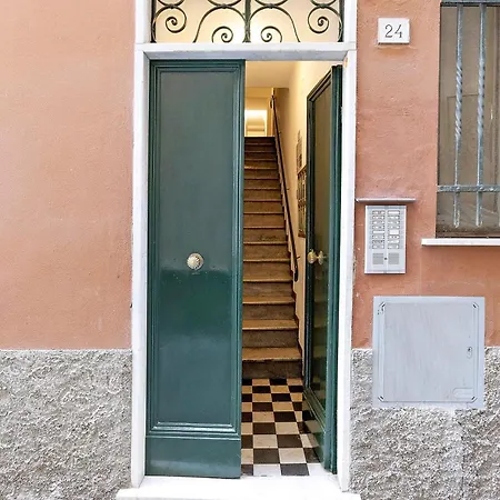 Piazzetta Della Torre