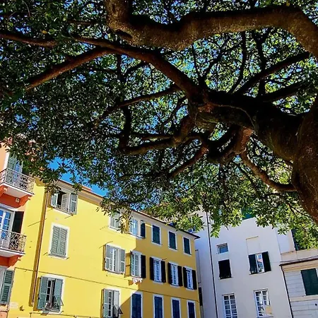 Piazzetta Della Torre Chiavari